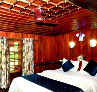 Luxury 1 Bedroom Houseboats in Alleppey,