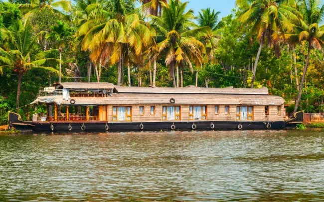Sustainable houseboat Alleppey