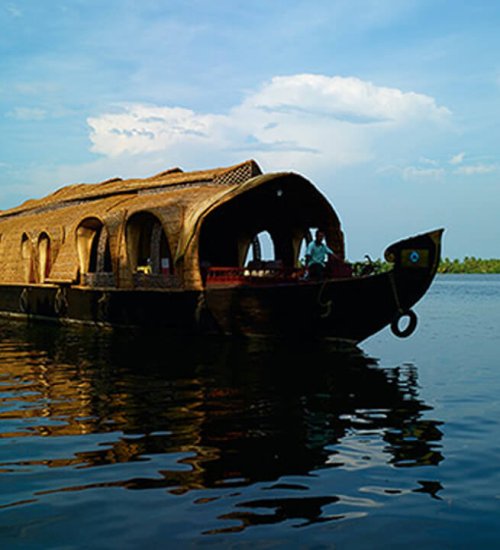 best Kerala boat house packages.