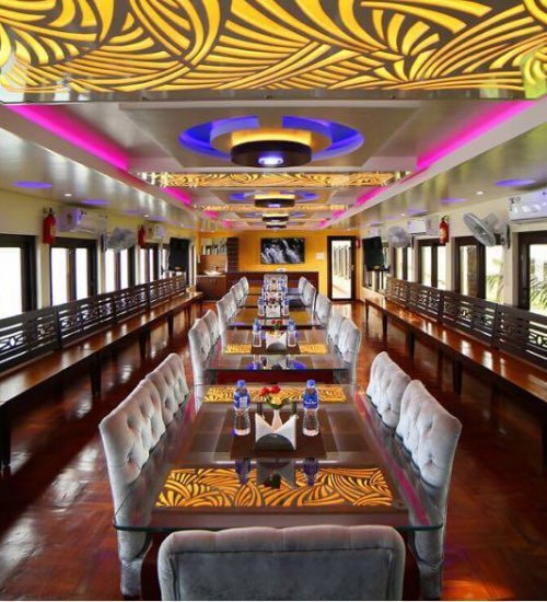 Luxury Houseboat Alleppey, Kerala