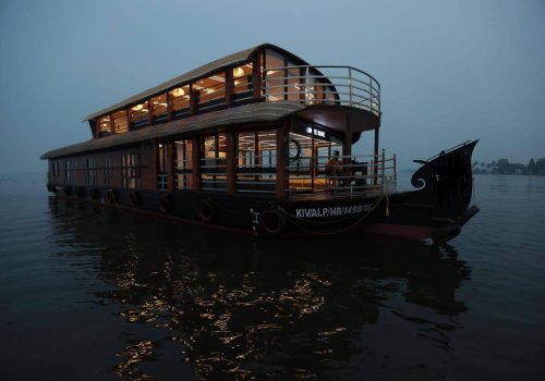 luxury Alleppey Houseboat Kerala